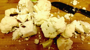 Chopped Cauliflower w:knife